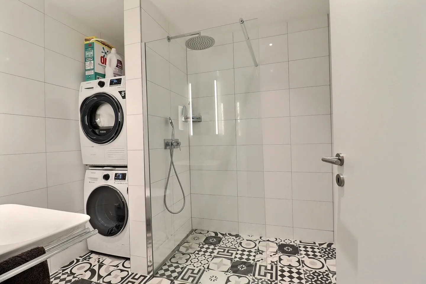 Stunning commercial duplex with storefront, street-facing - Photo 7 of 7