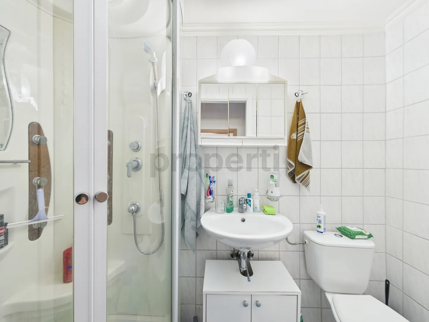 Large historic house renovated in the center of Romont - ideal for living or investment - Photo 11 of 13