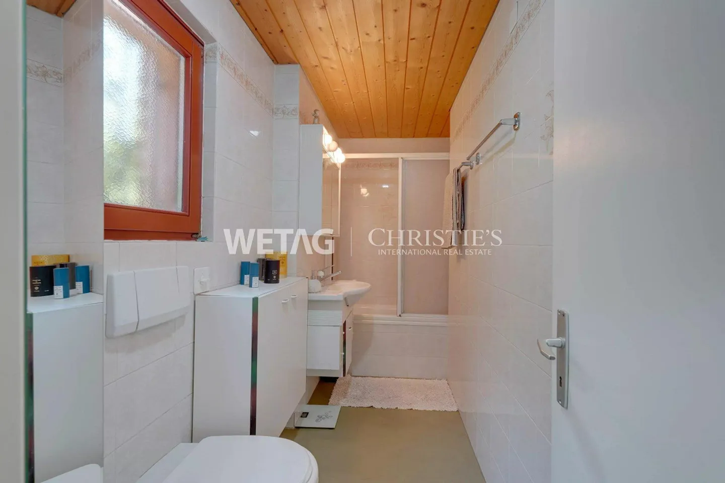 Directement au bord du lac avec place de bateau : Charmante villa à Riva San Vitale à vendre - Résidence secondaire possible - Photo 6 sur 13