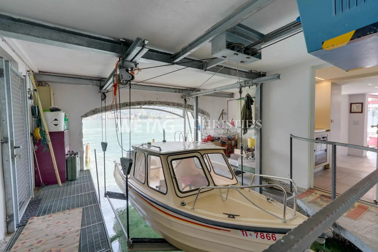 Directement au bord du lac avec place de bateau : Charmante villa à Riva San Vitale à vendre - Résidence secondaire possible - Photo 8 sur 13