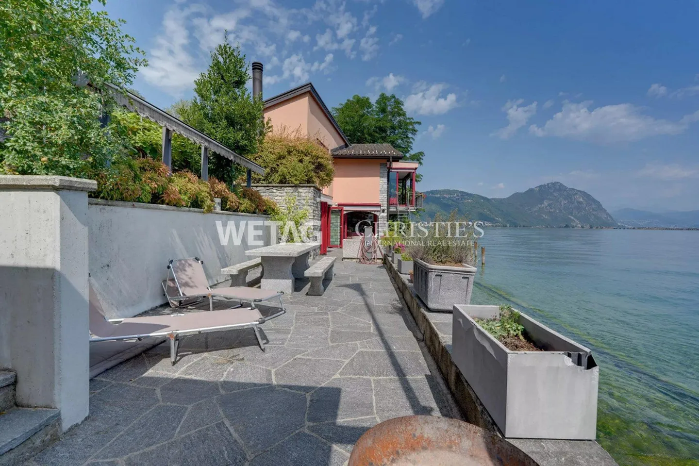 Directement au bord du lac avec place de bateau : Charmante villa à Riva San Vitale à vendre - Résidence secondaire possible - Photo 11 sur 13