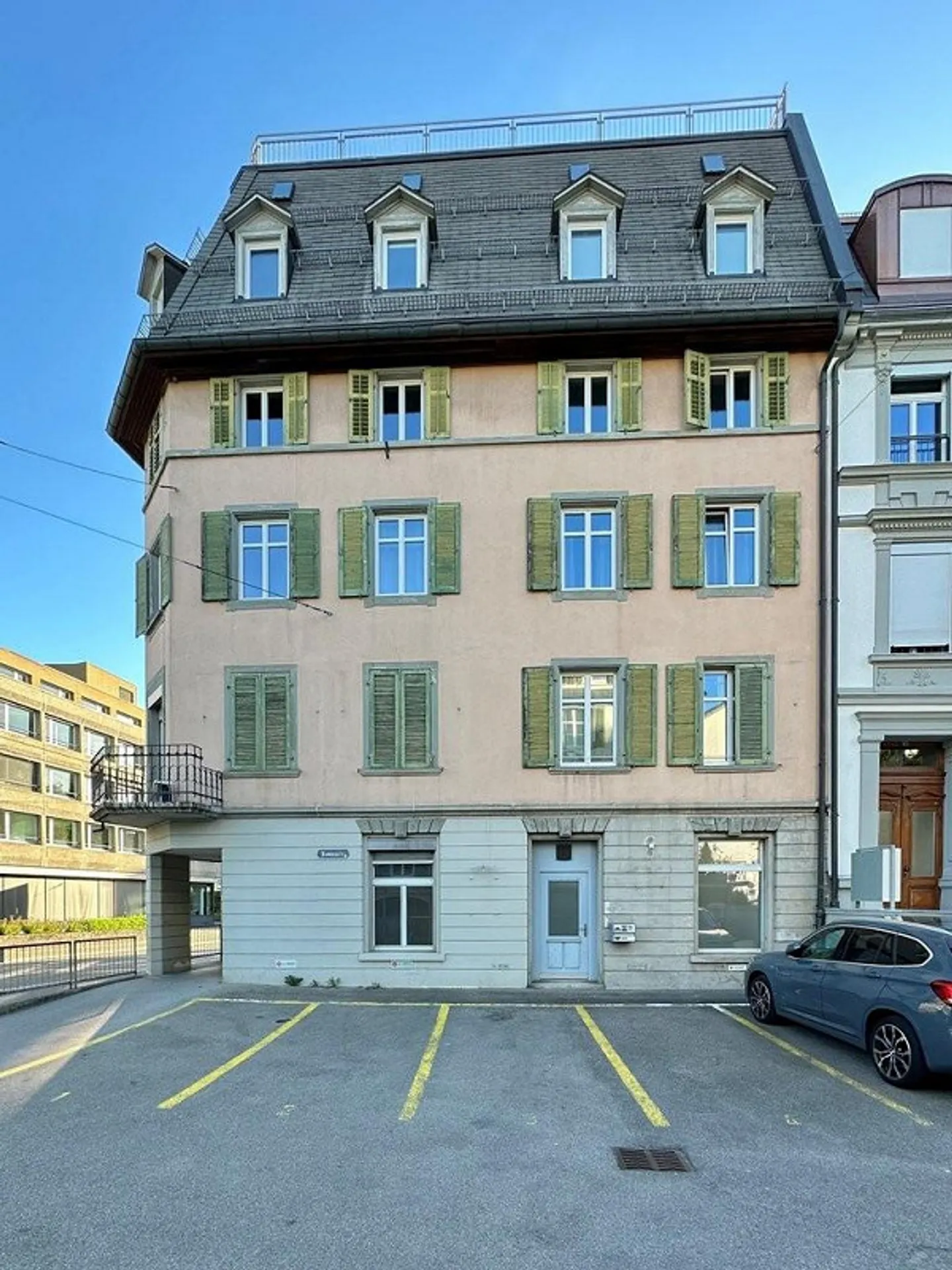 Affordable Apartment Near City Center - Photo 5 of 5