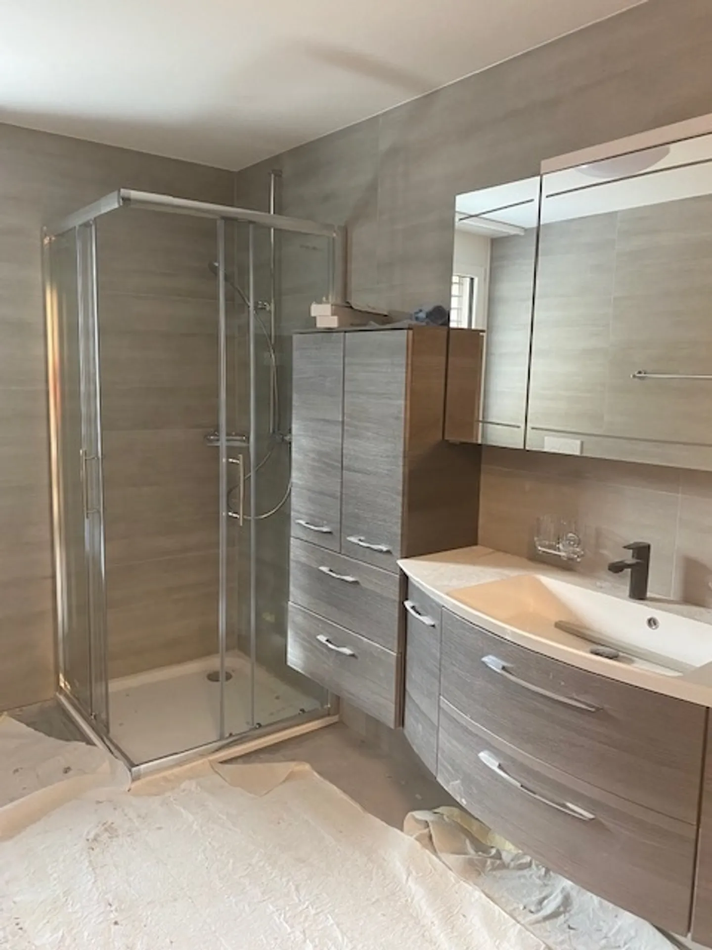 Moderno appartamento di 5 stanze al piano superiore (standard di proprietà) - Foto 7 di 12
