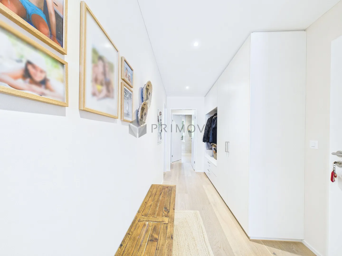 Family-friendly 4.5 room apartment with garden terrace and underground garage - Photo 4 of 15