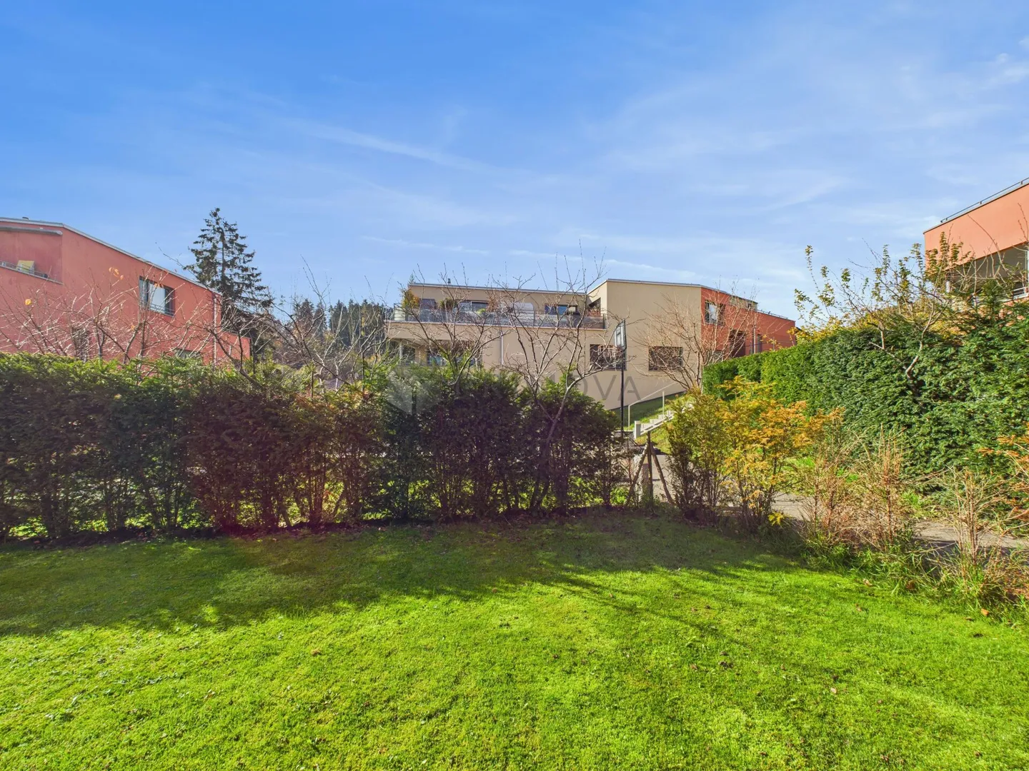 Family-friendly 4.5 room apartment with garden terrace and underground garage - Photo 12 of 15