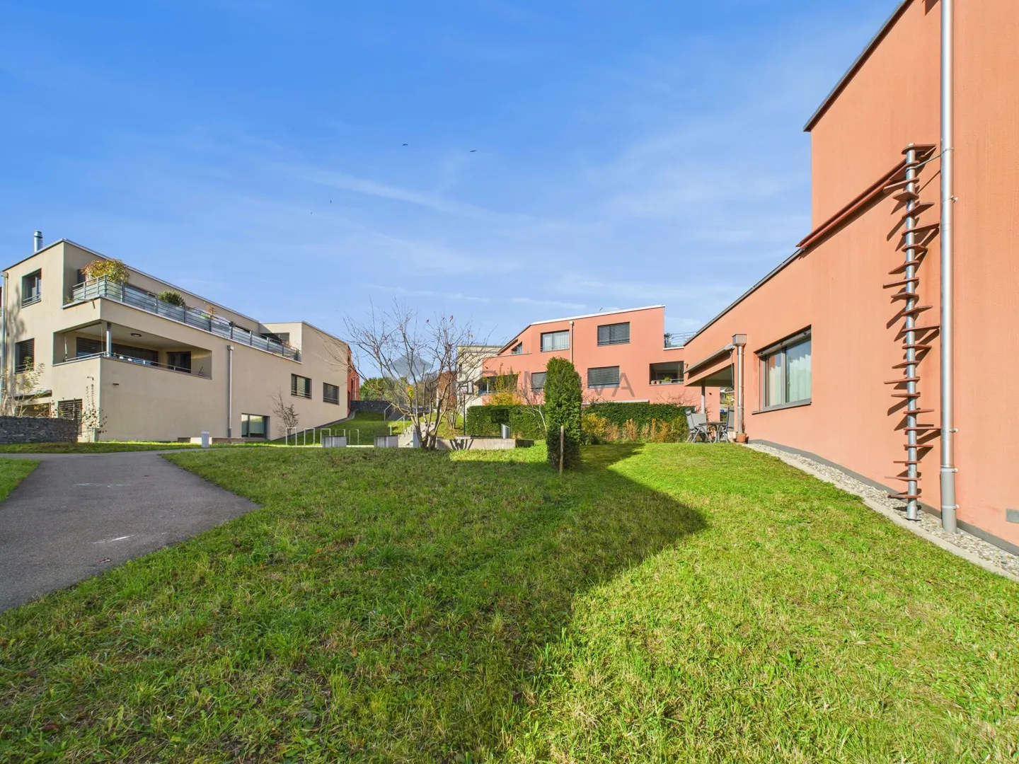Family-friendly 4.5 room apartment with garden terrace and underground garage - Photo 14 of 15