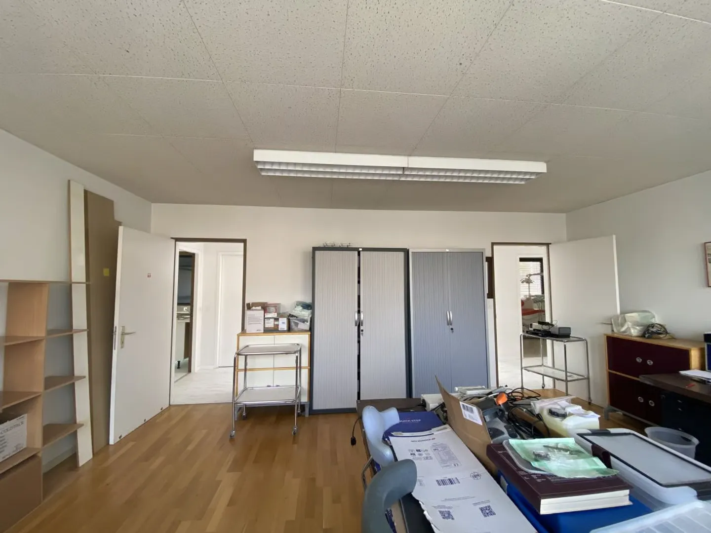 Großes Büro in Neuchâtel / Arztpraxis - Foto 3 di 13