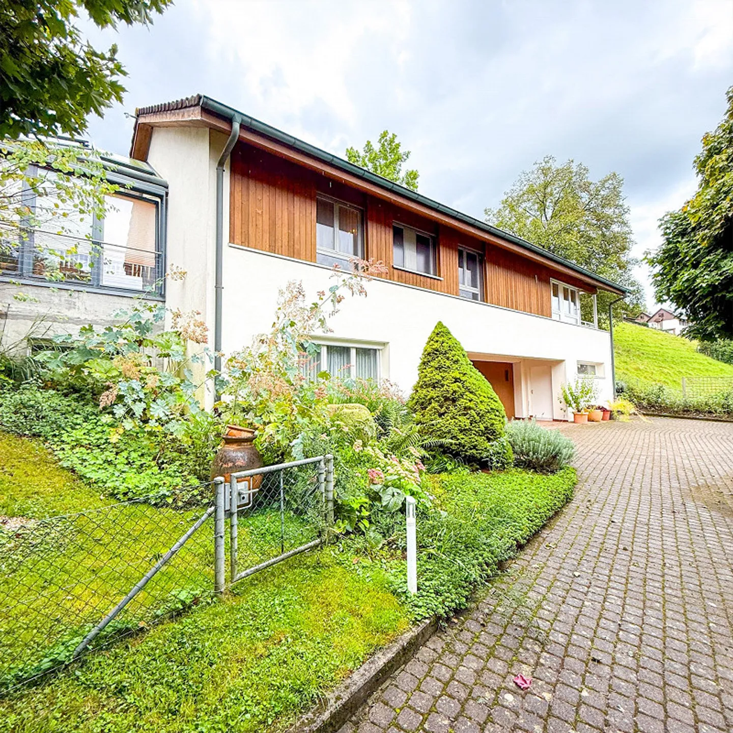 4.5-room single-family house in a quiet residential area - Photo 2 of 12