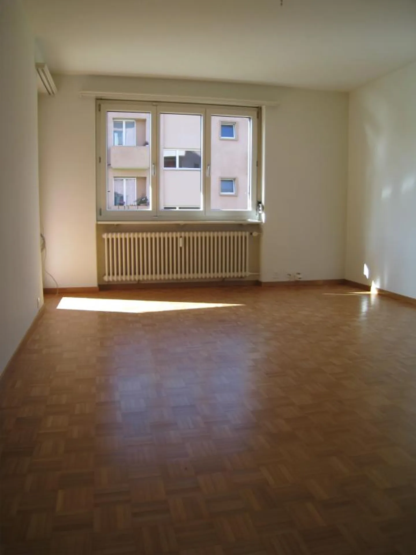 Appartamento affascinante con 3 camere in una posizione privilegiata - Foto 4 di 7