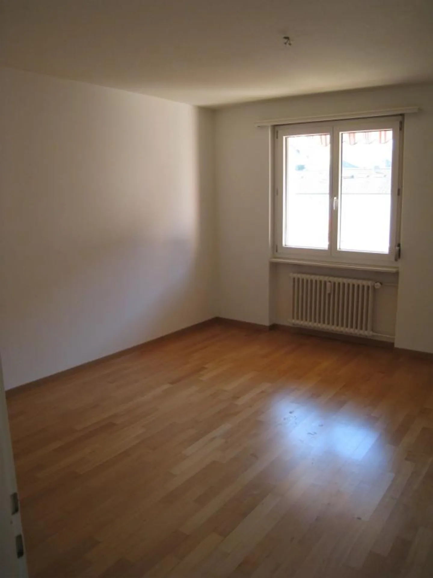 Appartamento affascinante con 3 camere in una posizione privilegiata - Foto 5 di 7