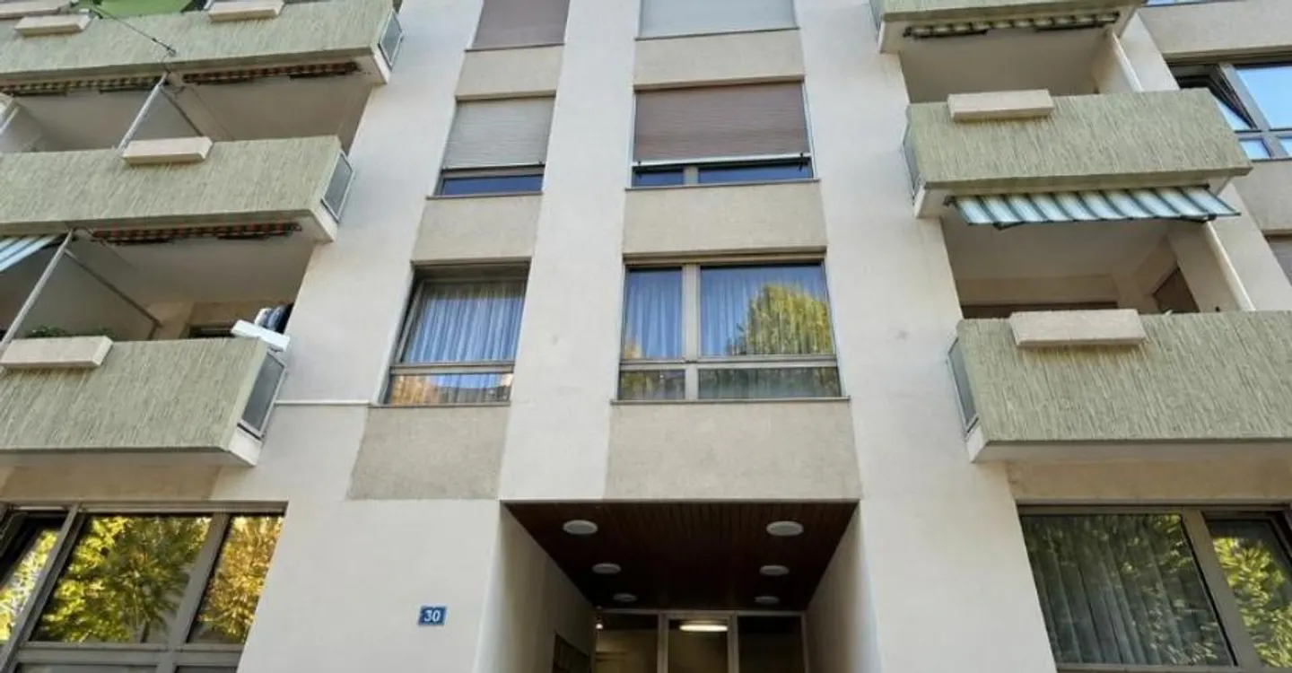 Attractive 3.5-room apartment with 2 balconies near Schützenmattpark - Photo 1 of 11