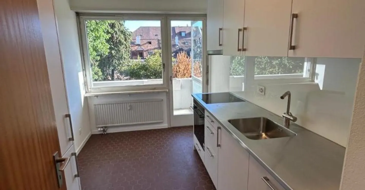 Attractive 3.5-room apartment with 2 balconies near Schützenmattpark - Photo 3 of 11
