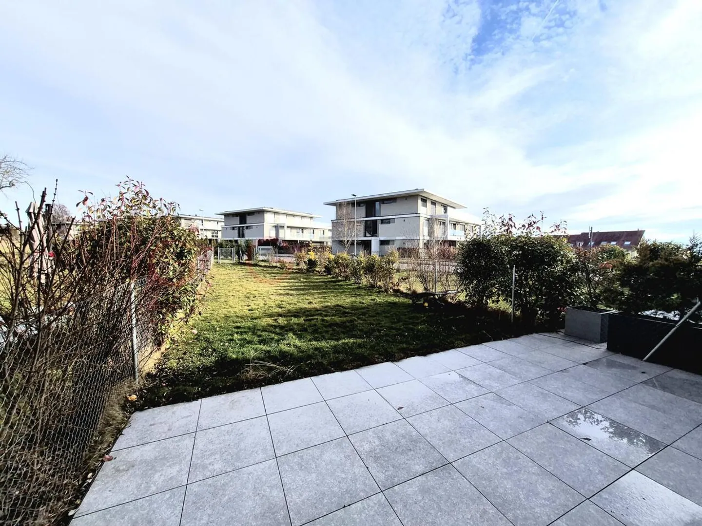 Beautiful 5.5-room Minergie triplex with garden in Épalinges - Photo 4 of 11