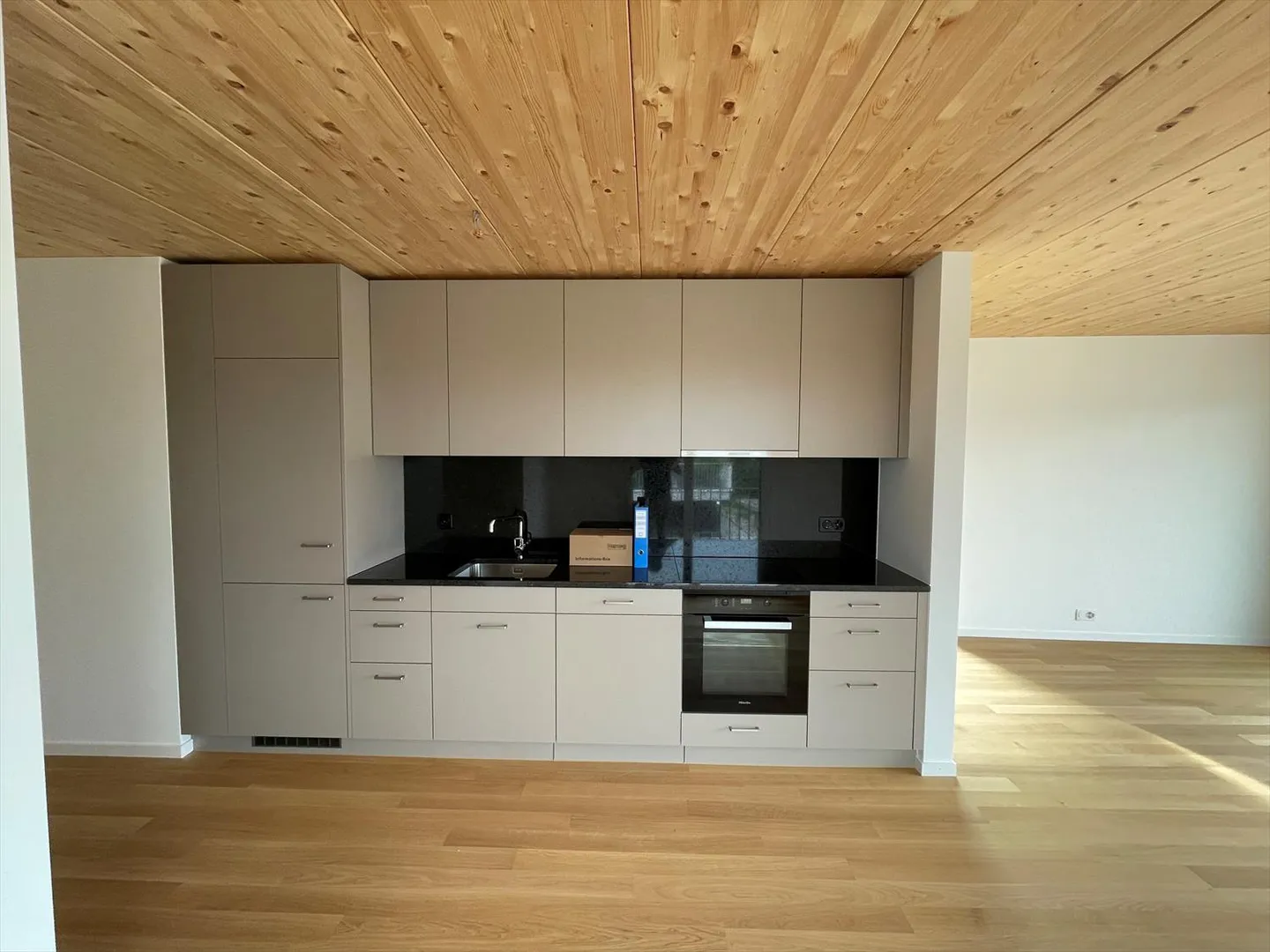 Moderne Maisonettewohnung -Baujahr 2024- sucht neue Mieter! - Foto 2 von 4