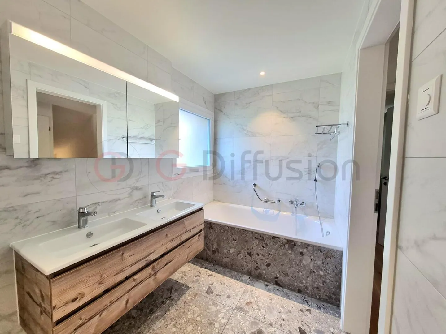 Beautiful 5.5-room Minergie triplex with garden in Épalinges - Photo 8 of 11