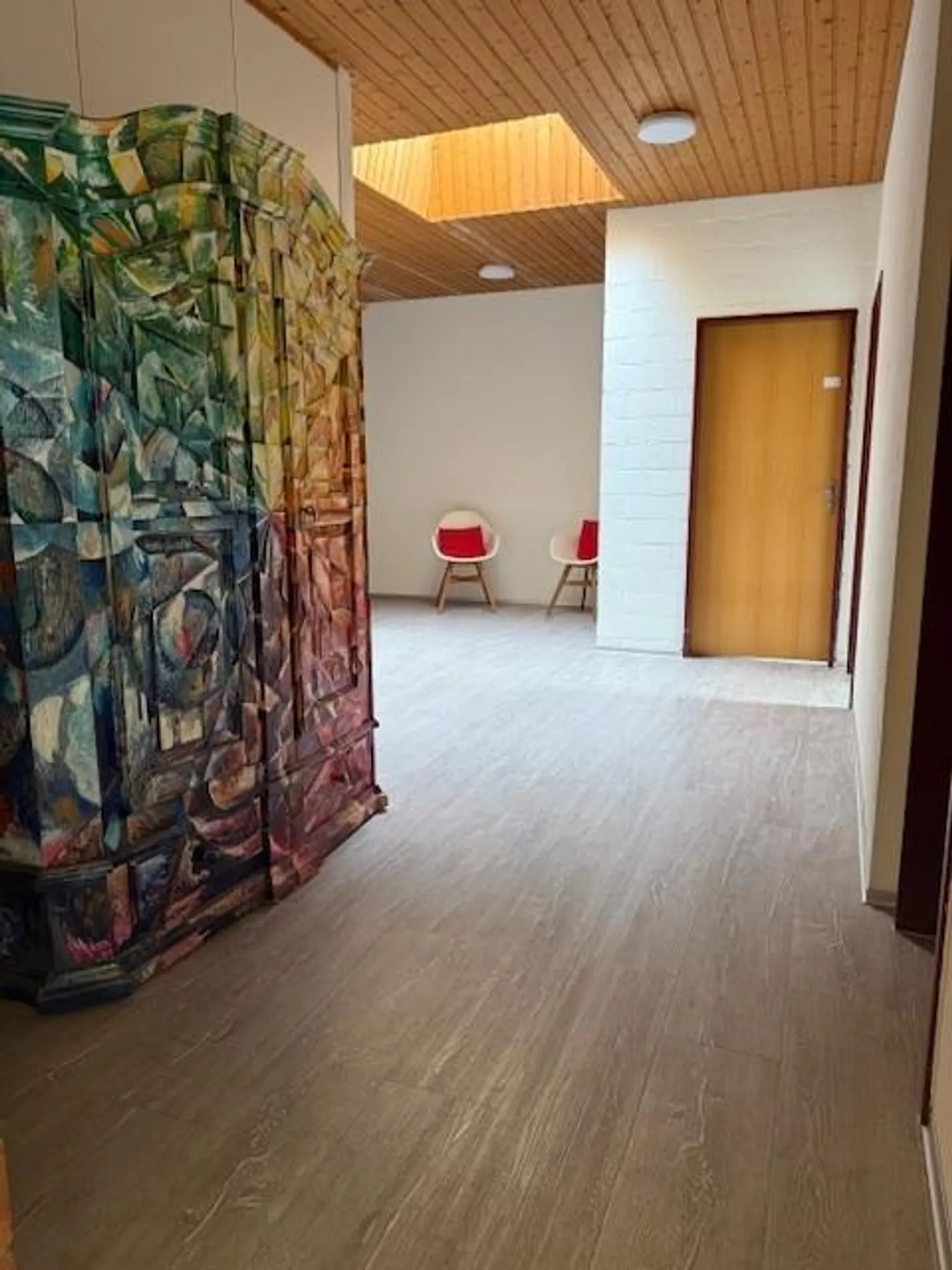 Office space in shared office - Photo 2 of 6