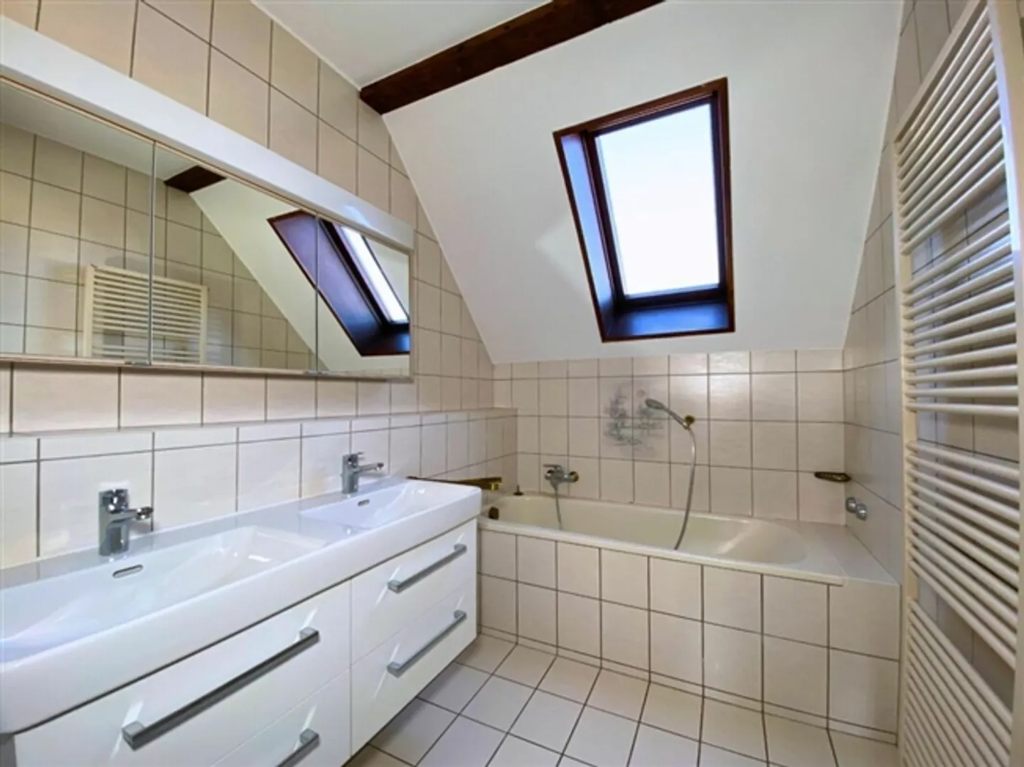 Maisonette en penthouse exceptionnelle de 3,5 pièces avec 121 m² de surface habitable - Photo 10 sur 14