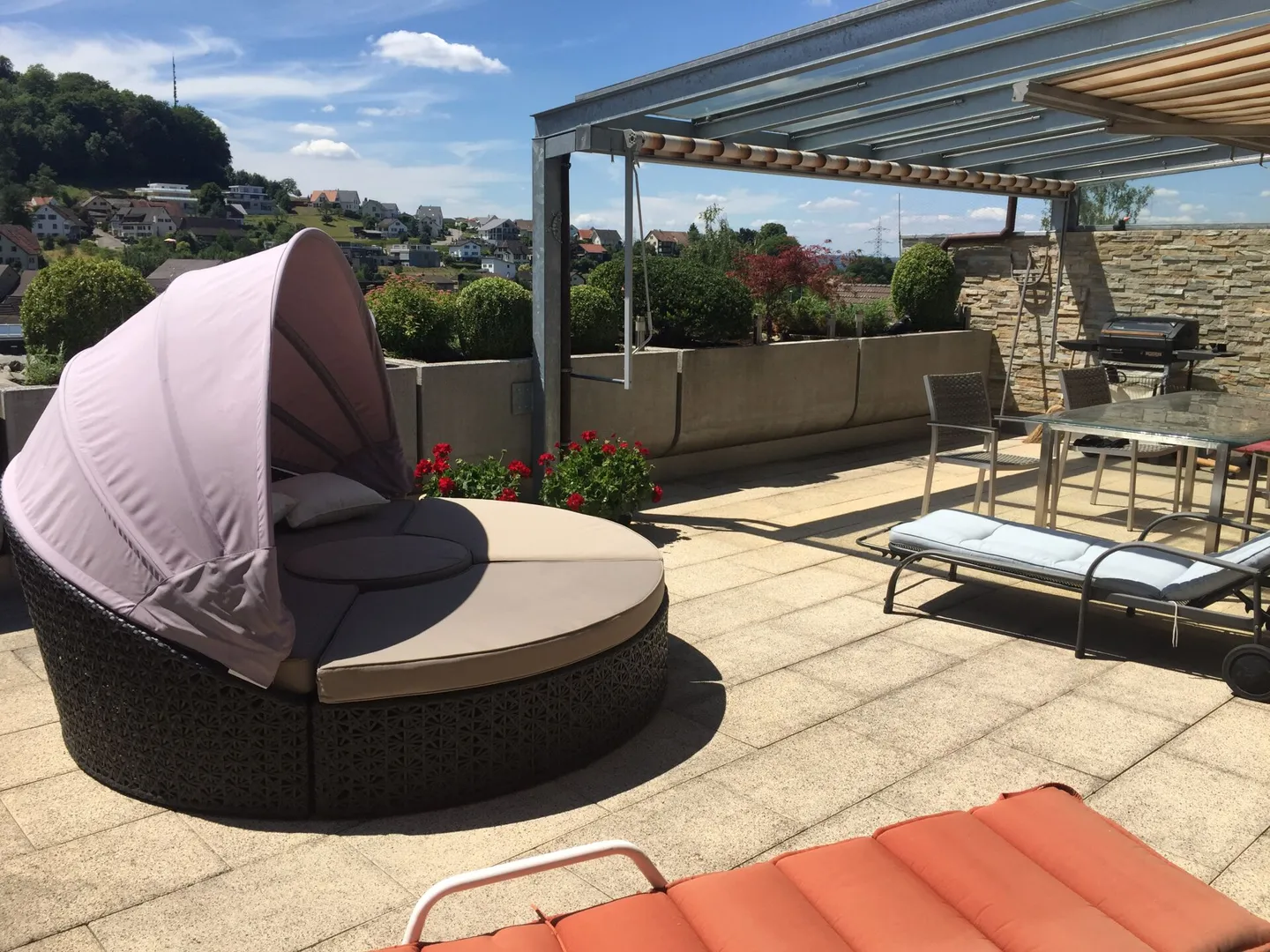 Living with a View - Light-Filled Terrace Apartment with Pool & Sauna - Photo 1 of 8