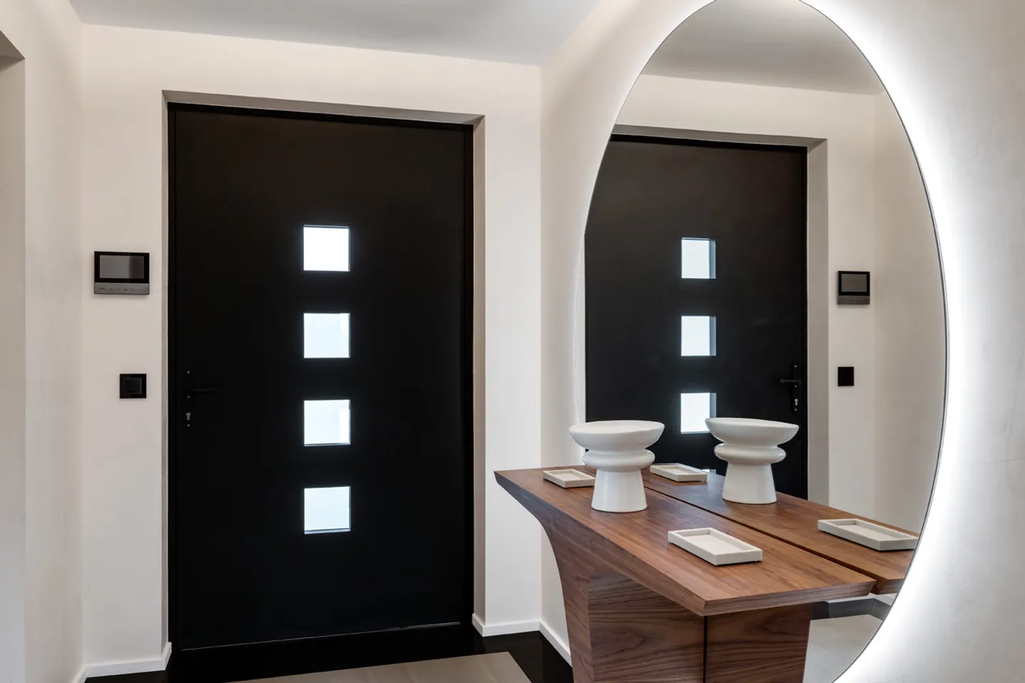 New contemporary villa! - Photo 5 of 10