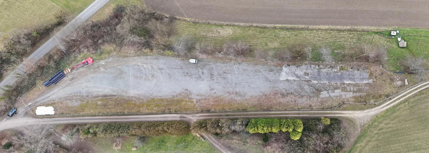 Spazio di stoccaggio esterno non pavimentato - Foto 1 di 1