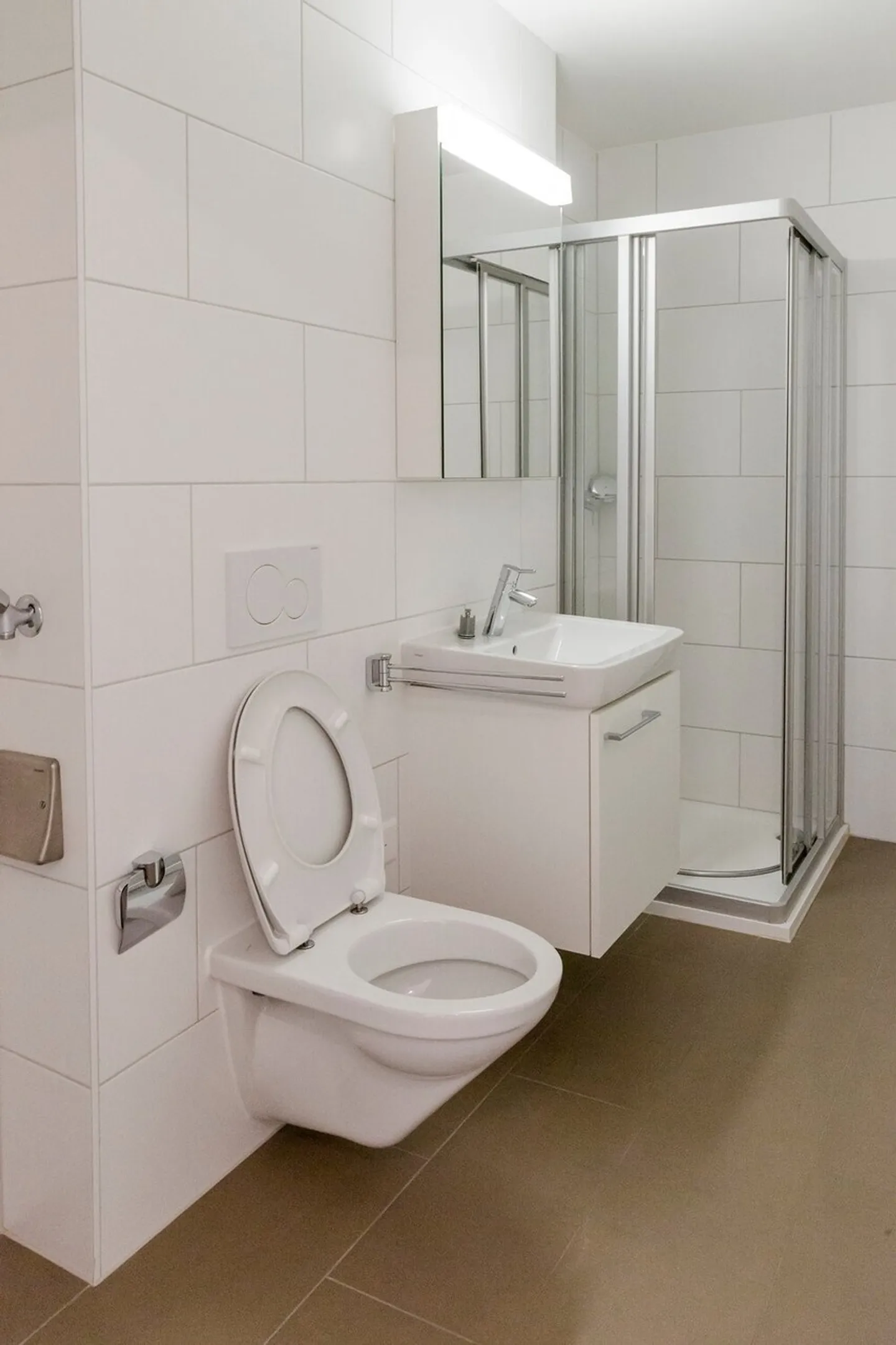 Large studio apartment for rent on the 4th floor - Photo 9 of 11