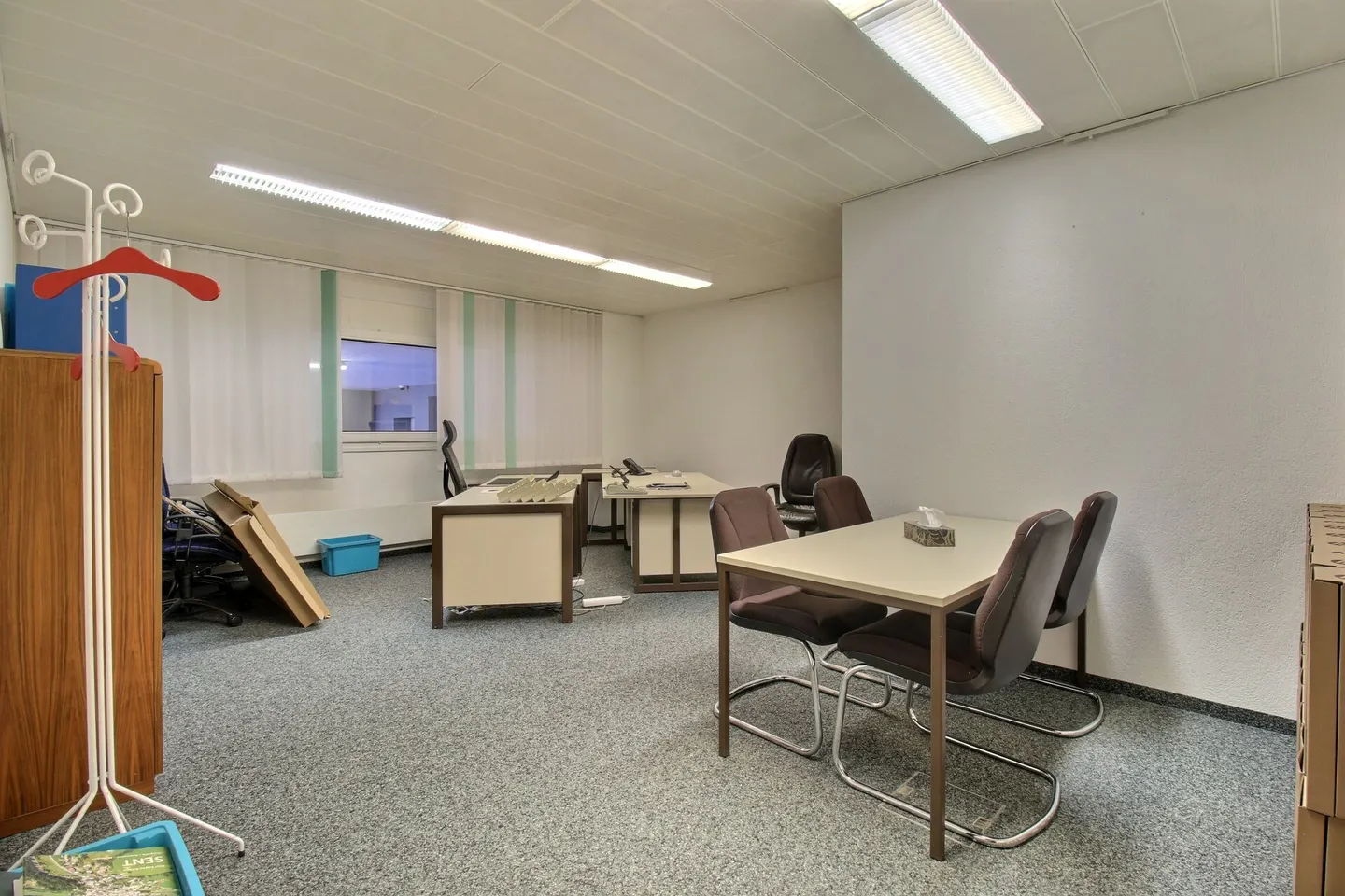 Offices with archives and parking spaces - Photo 3 of 22