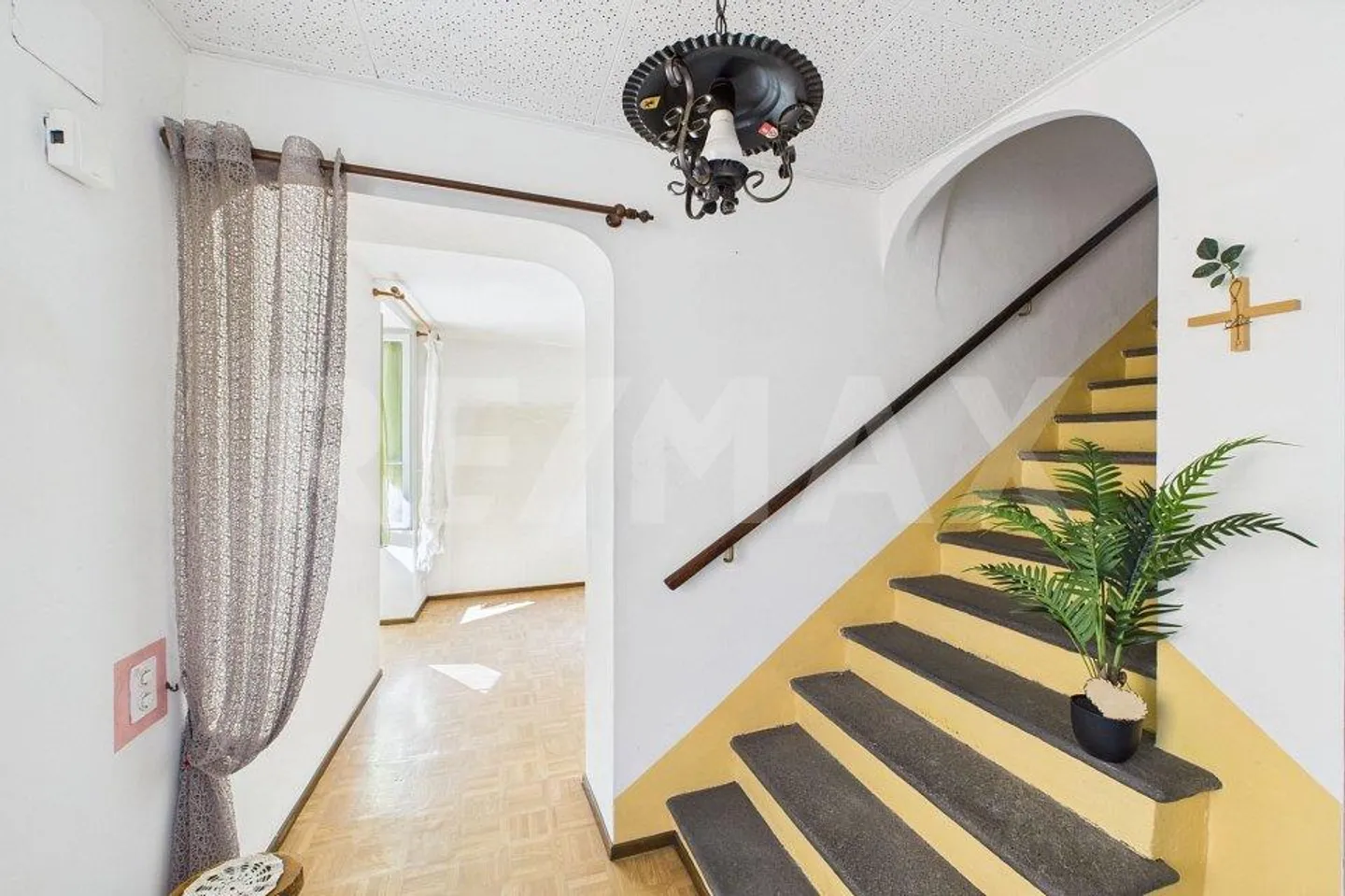 Oggetto di ristrutturazione - casa vacanze / residenza, nel cortile e vicino alla città - Foto 3 di 10