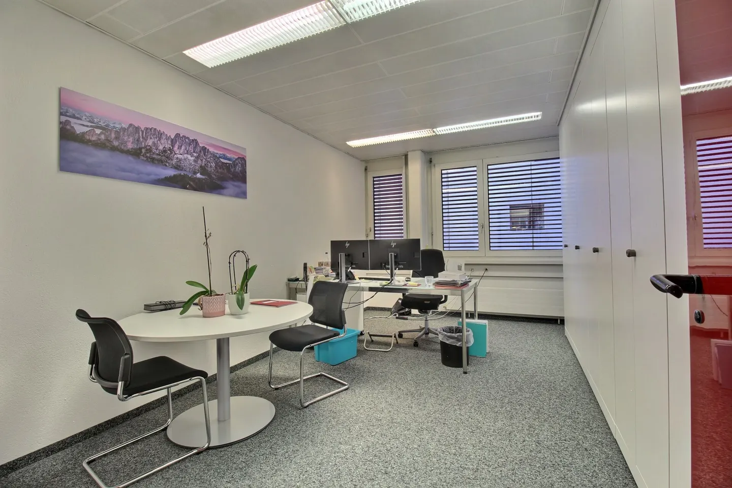 Offices with archives and parking spaces - Photo 8 of 22