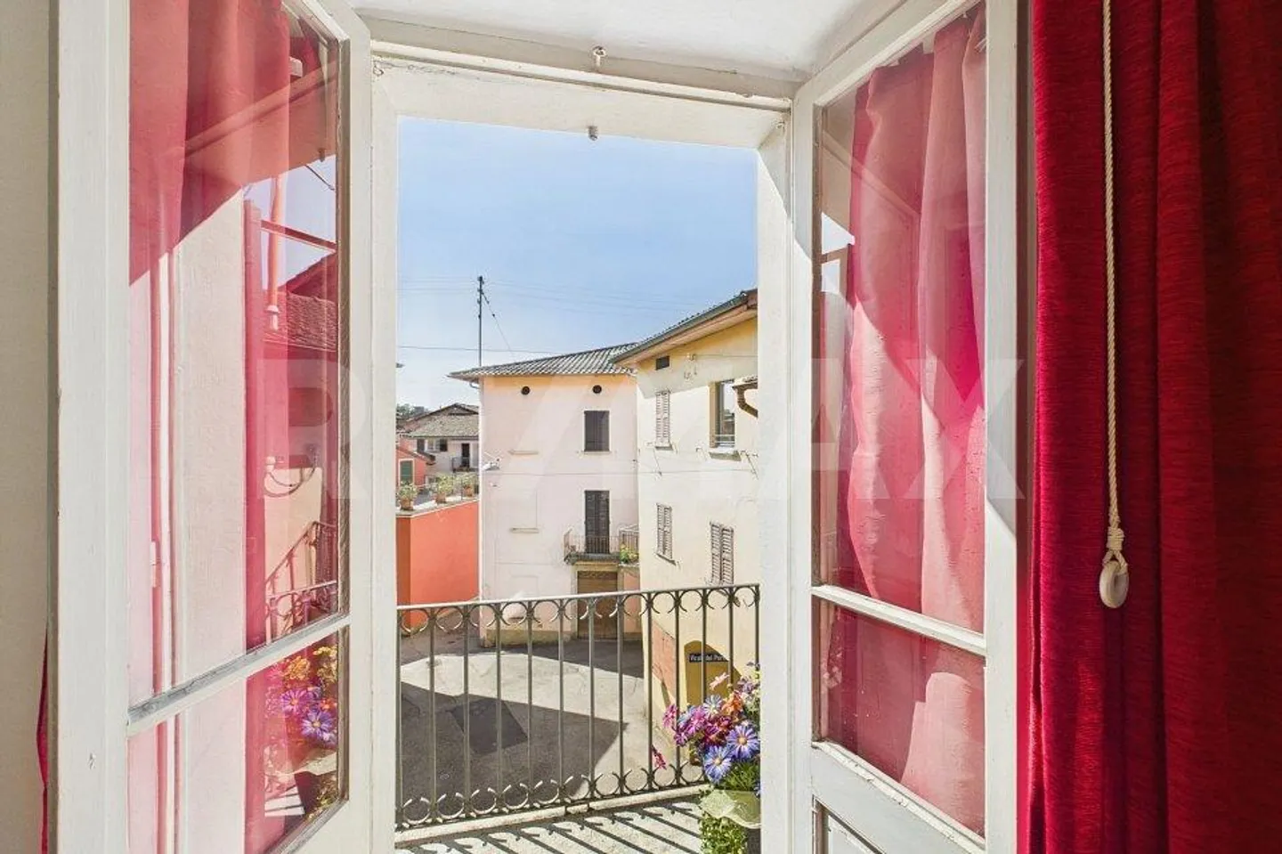 Oggetto di ristrutturazione - casa vacanze / residenza, nel cortile e vicino alla città - Foto 4 di 10