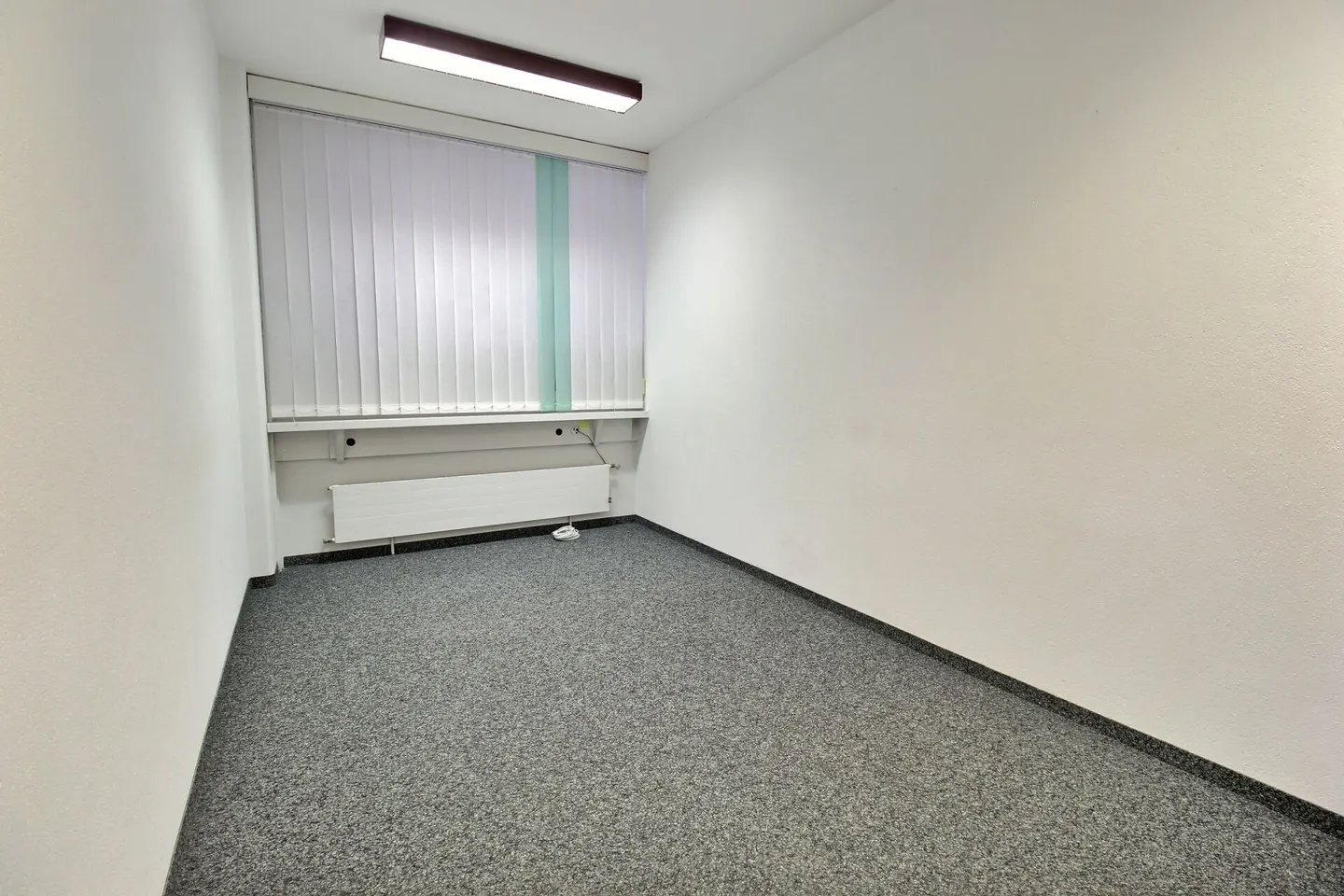 Offices with archives and parking spaces - Photo 19 of 22
