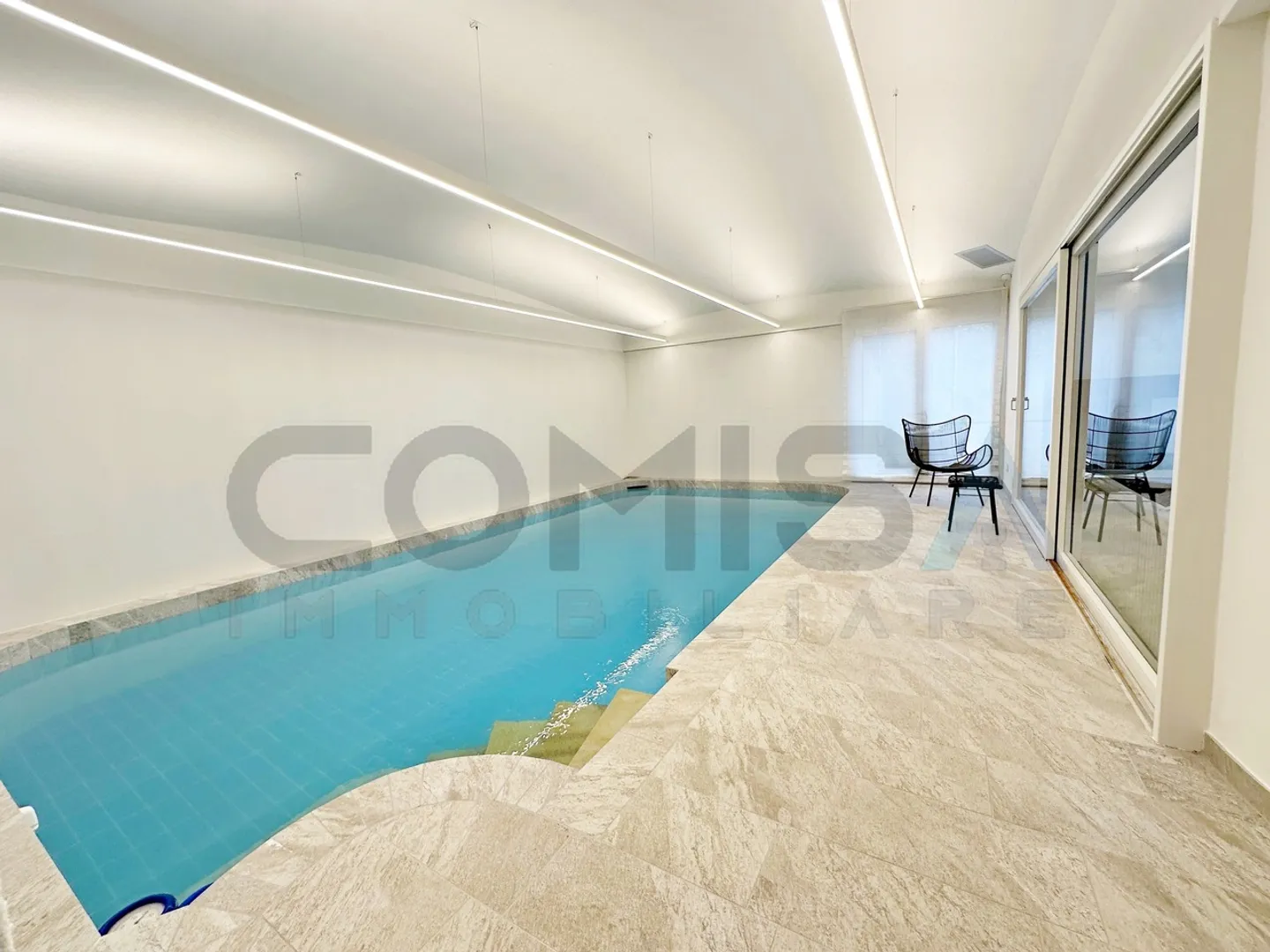 VEZIA Villa con 7 Camere e Piscina Interna - Foto 6 di 6