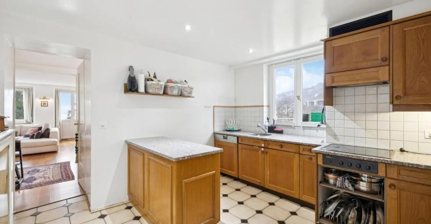 Grande proprietà con 3 appartamenti - Foto 5 di 12