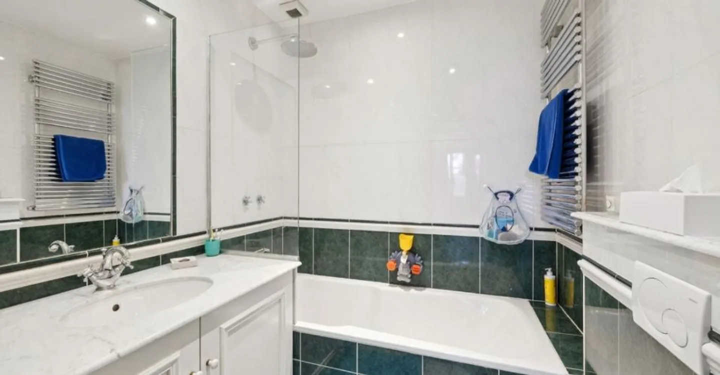 Grande proprietà con 3 appartamenti - Foto 10 di 12