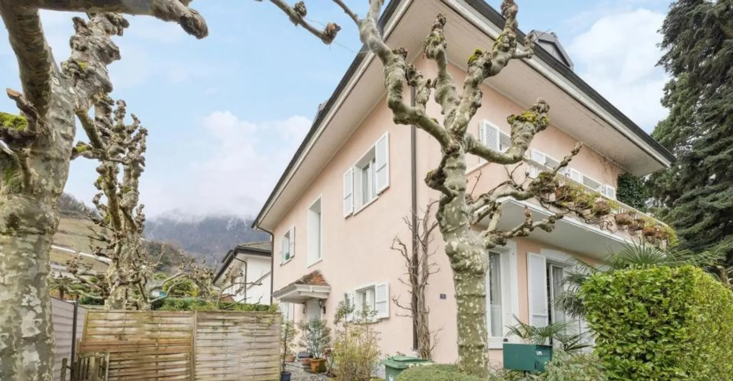 Grande proprietà con 3 appartamenti - Foto 11 di 12