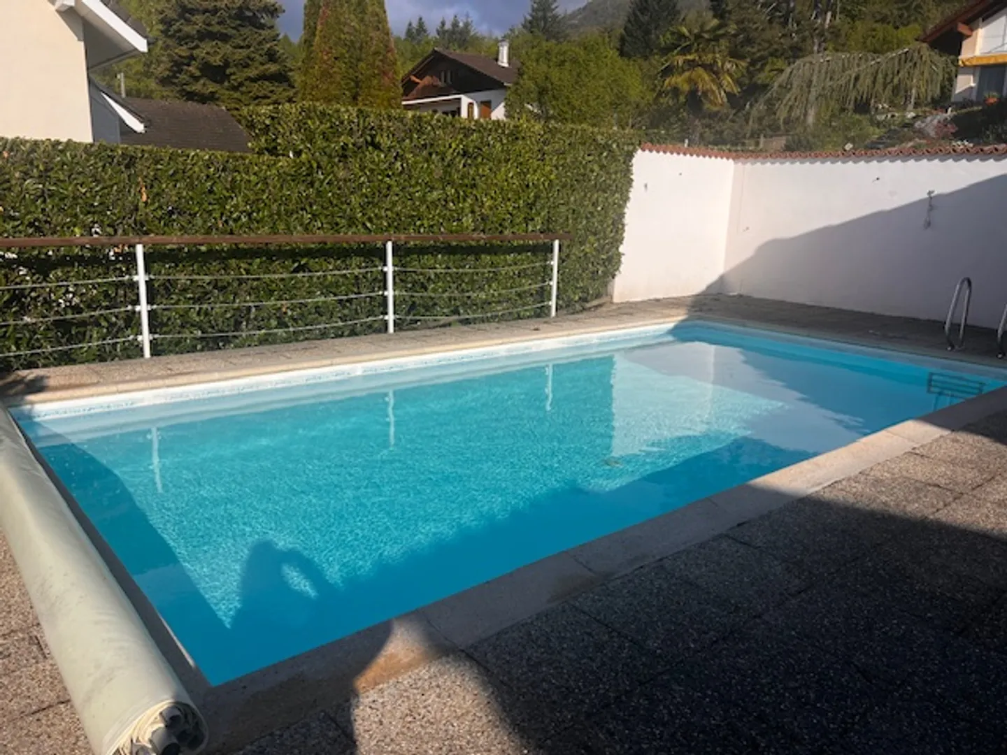 Bella e grande villa singola con piscina e vista lago a Givrins - Foto 11 di 13