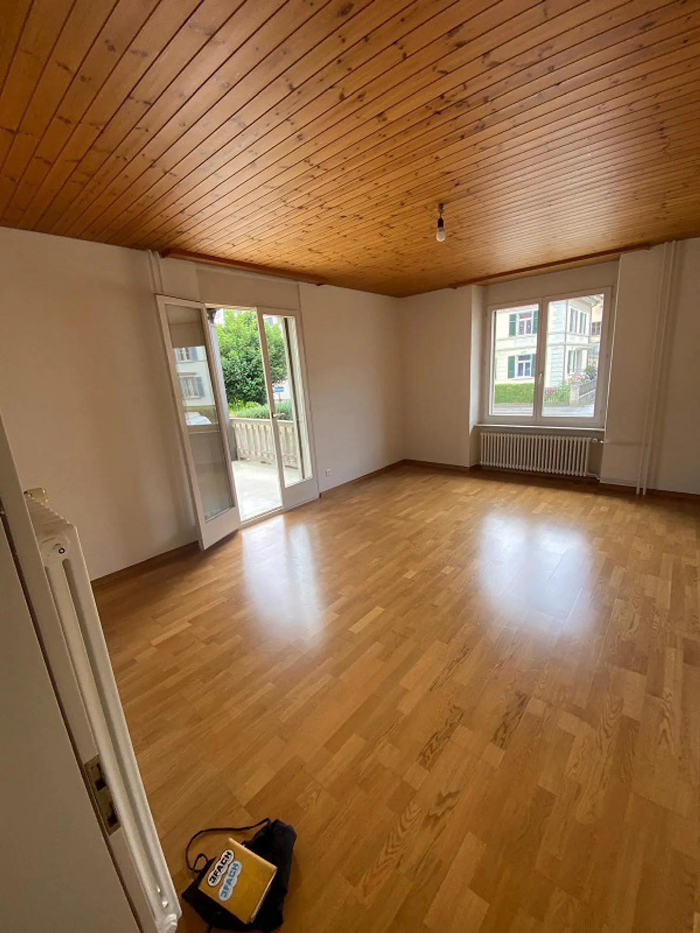 Charmante 3 Zimmer Wohnung mit grossem Balkon - Foto 2 von 8