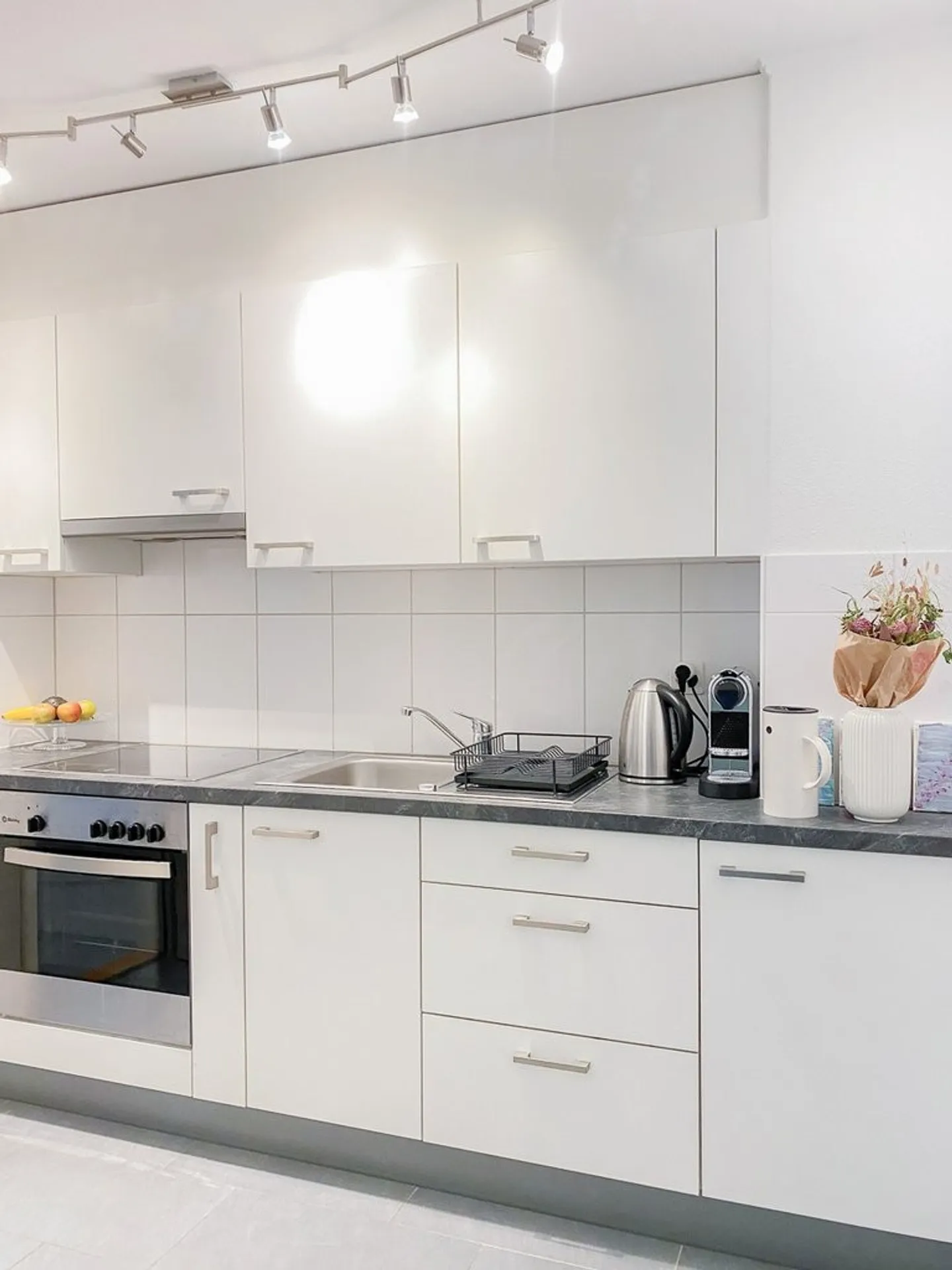 Appartement pratique de 1,5 pièce directement à la gare - Photo 2 sur 4