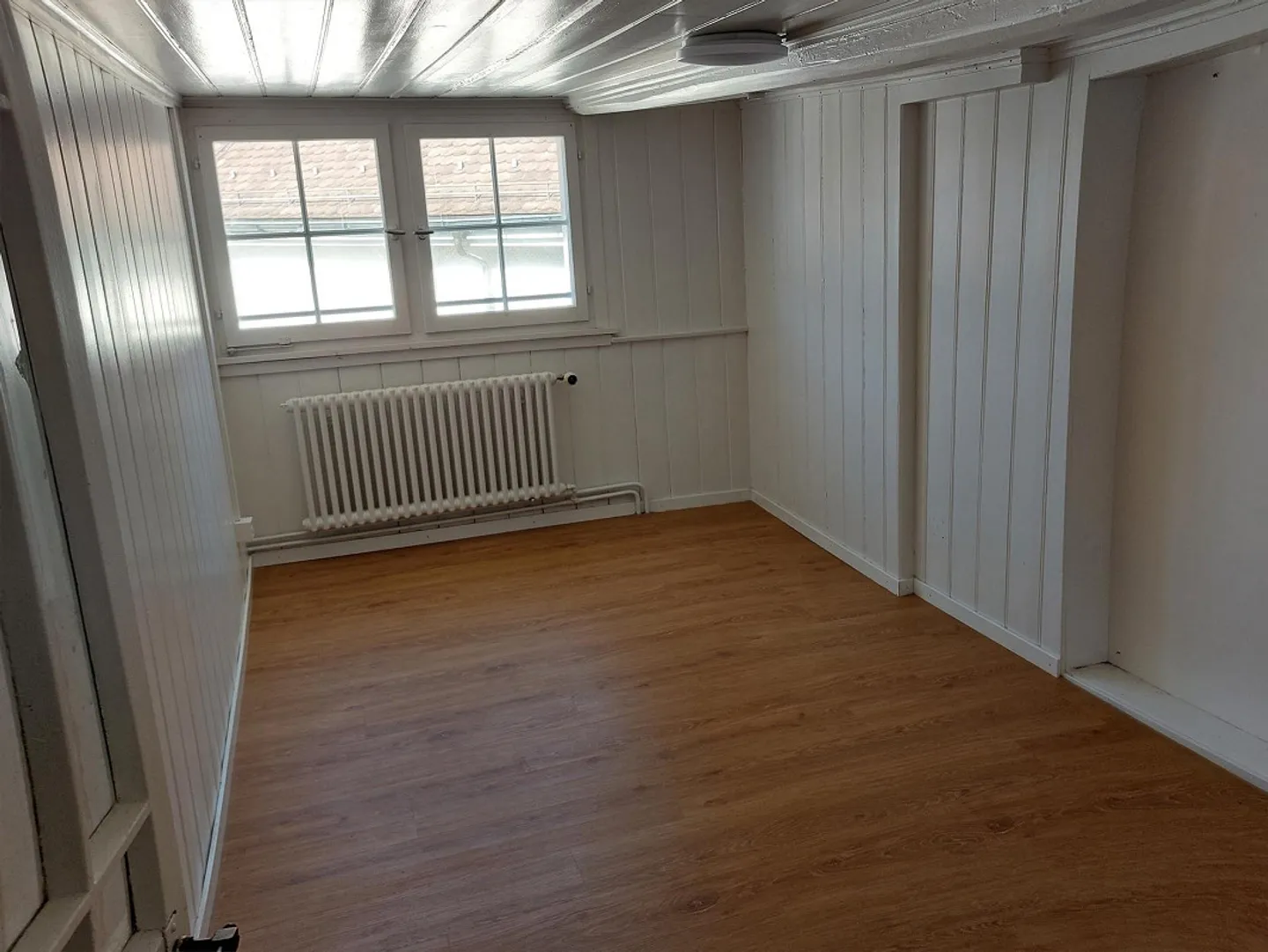 Renovated 2.5 Room Attic Apartment for Rent in the Old Town - Photo 6 of 7