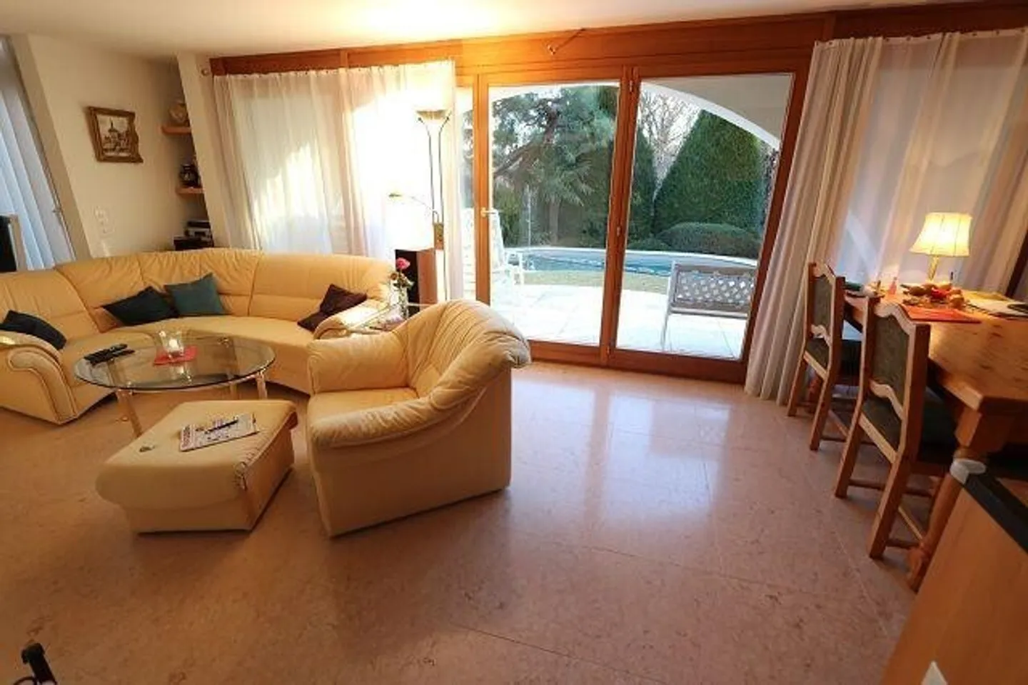 4 1/2-Room Villa with Pool and Large Surroundings - Photo 2 of 13