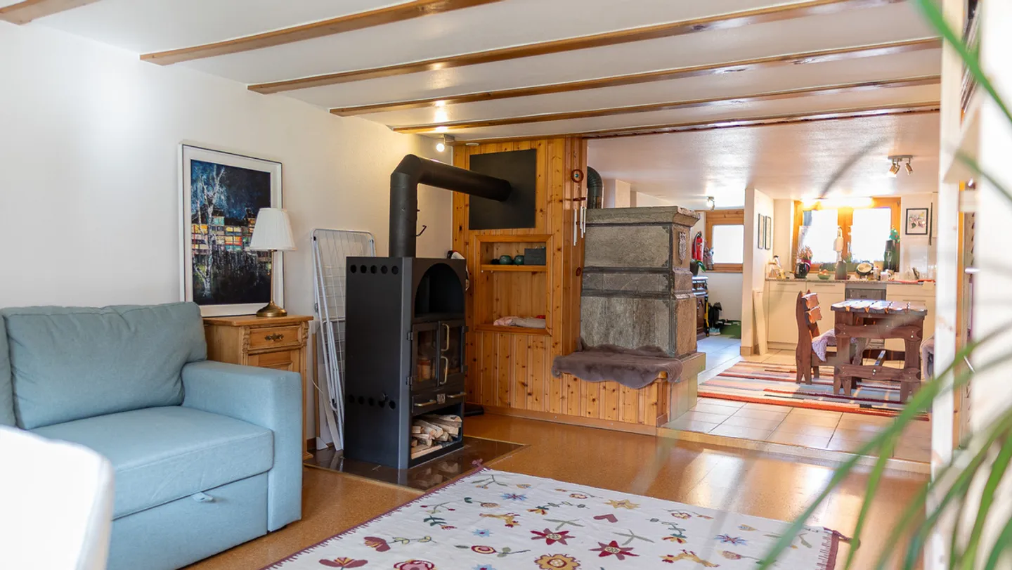 Appartamento affascinante in una casa rustica del Vallese sopra Visp - Foto 3 di 13