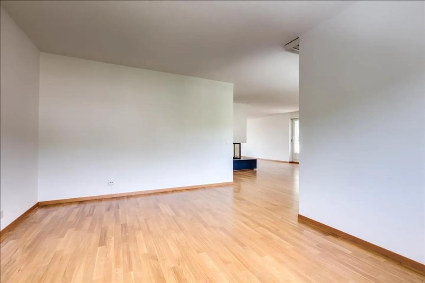 AFFITTARE SENZA CAUZIONE - Splendido appartamento attico moderno con terrazza - Foto 7 di 9