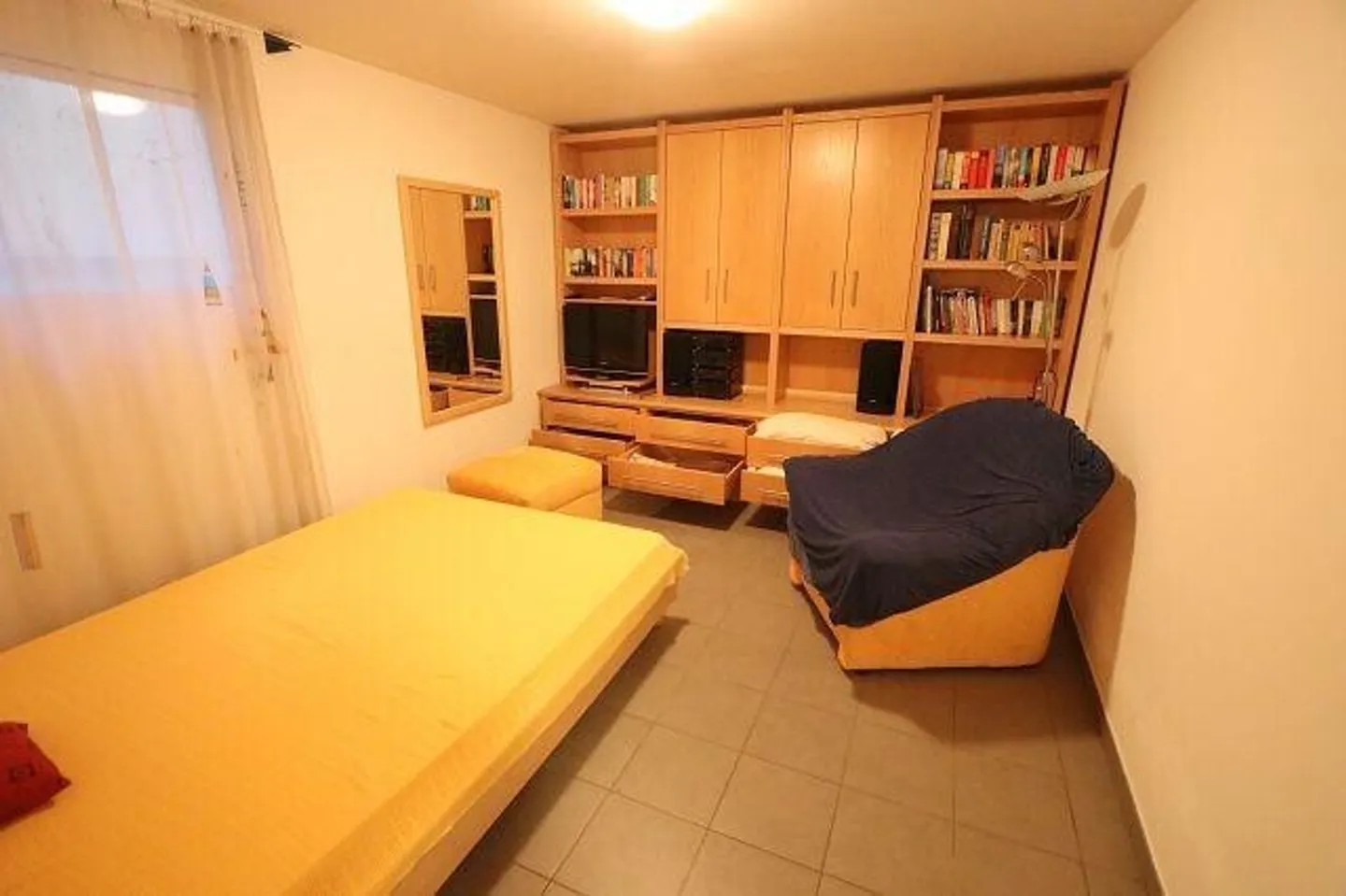 4 1/2-Room Villa with Pool and Large Surroundings - Photo 12 of 13