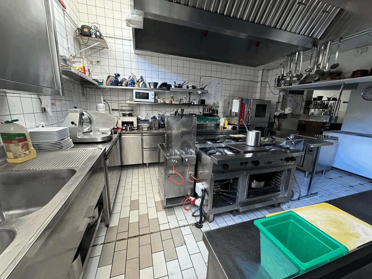 RISTORANTE SPAZIOSO CON TERRAZZA DA 40 POSTI - Foto 4 di 6