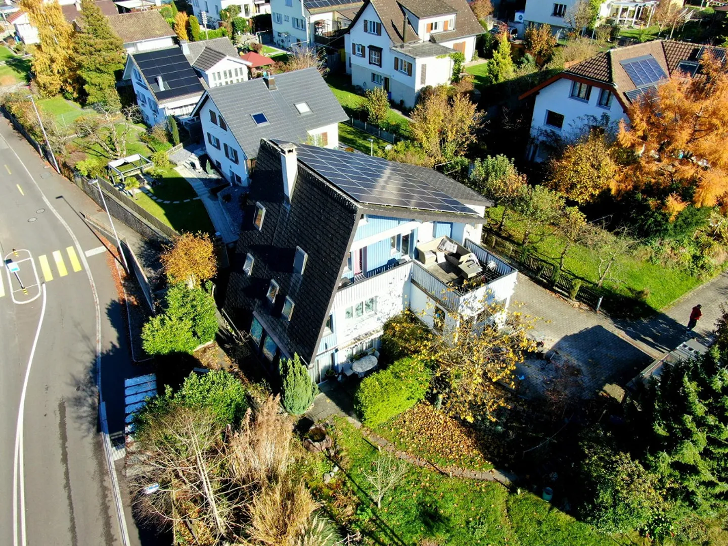 Attraktives 8.5-Zimmer Einfamilienhaus mit Einliegerwohnung - Foto 1 von 6