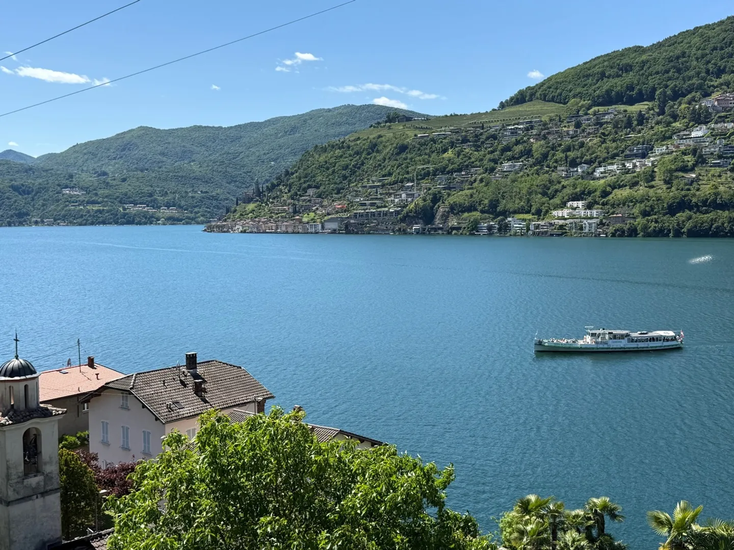 VILLA MODERNE AVEC BELLE VUE SUR LE LAC À 180° - Photo 10 sur 13