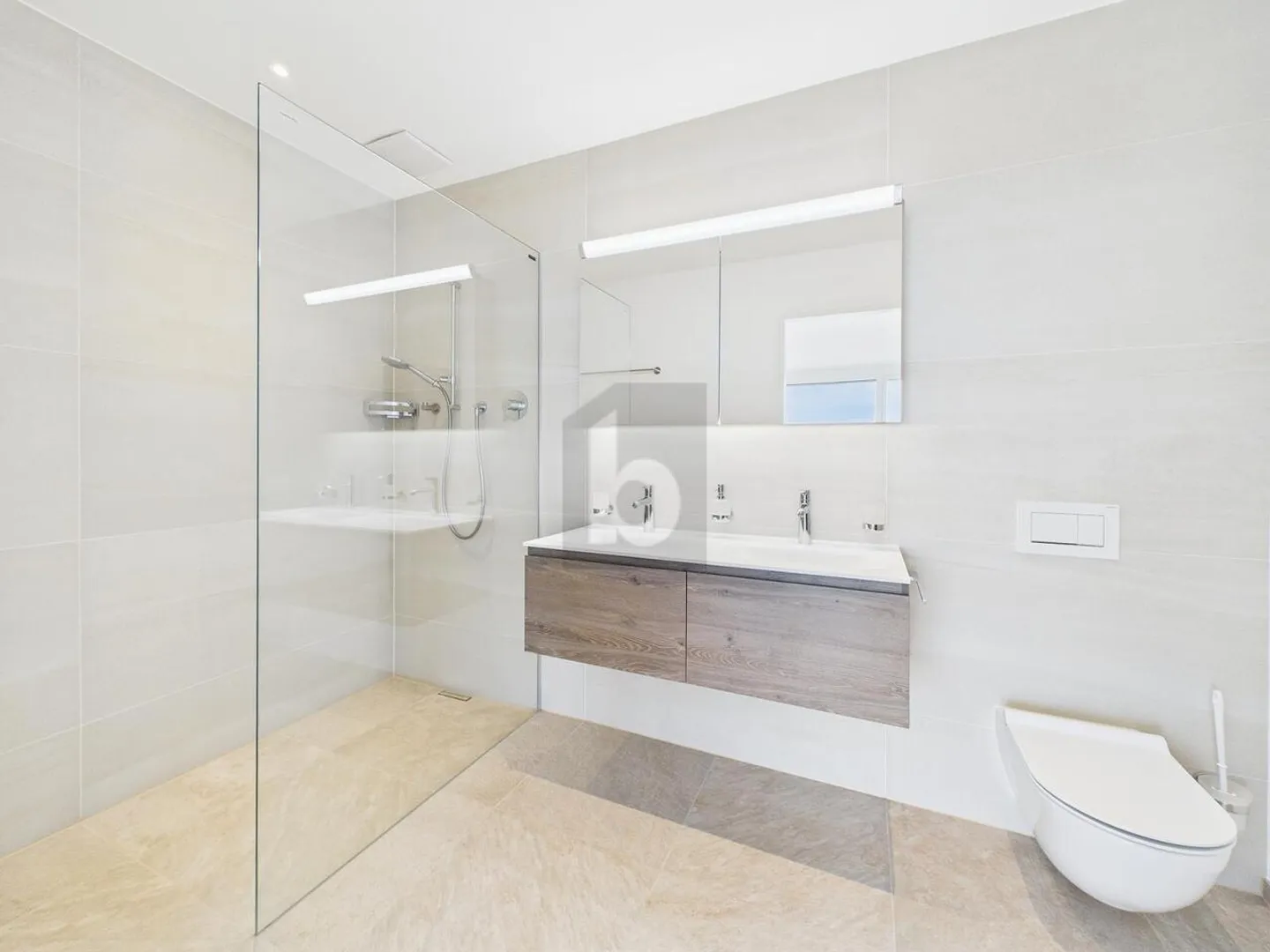 MODERNE AVEC UNE VUE! - Photo 5 sur 6