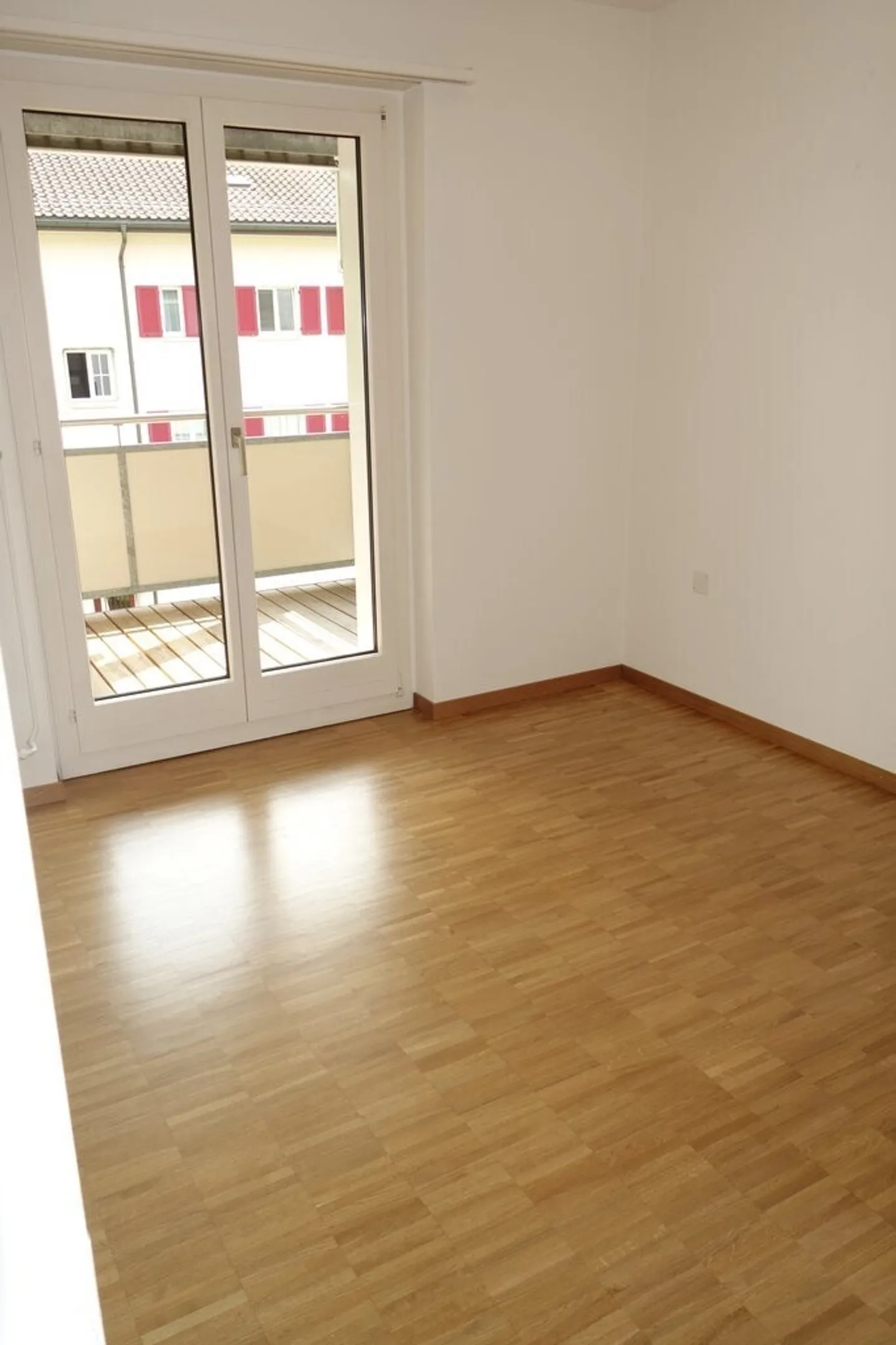 A Happy Start to Apartment Living in Zug - Photo 2 of 5