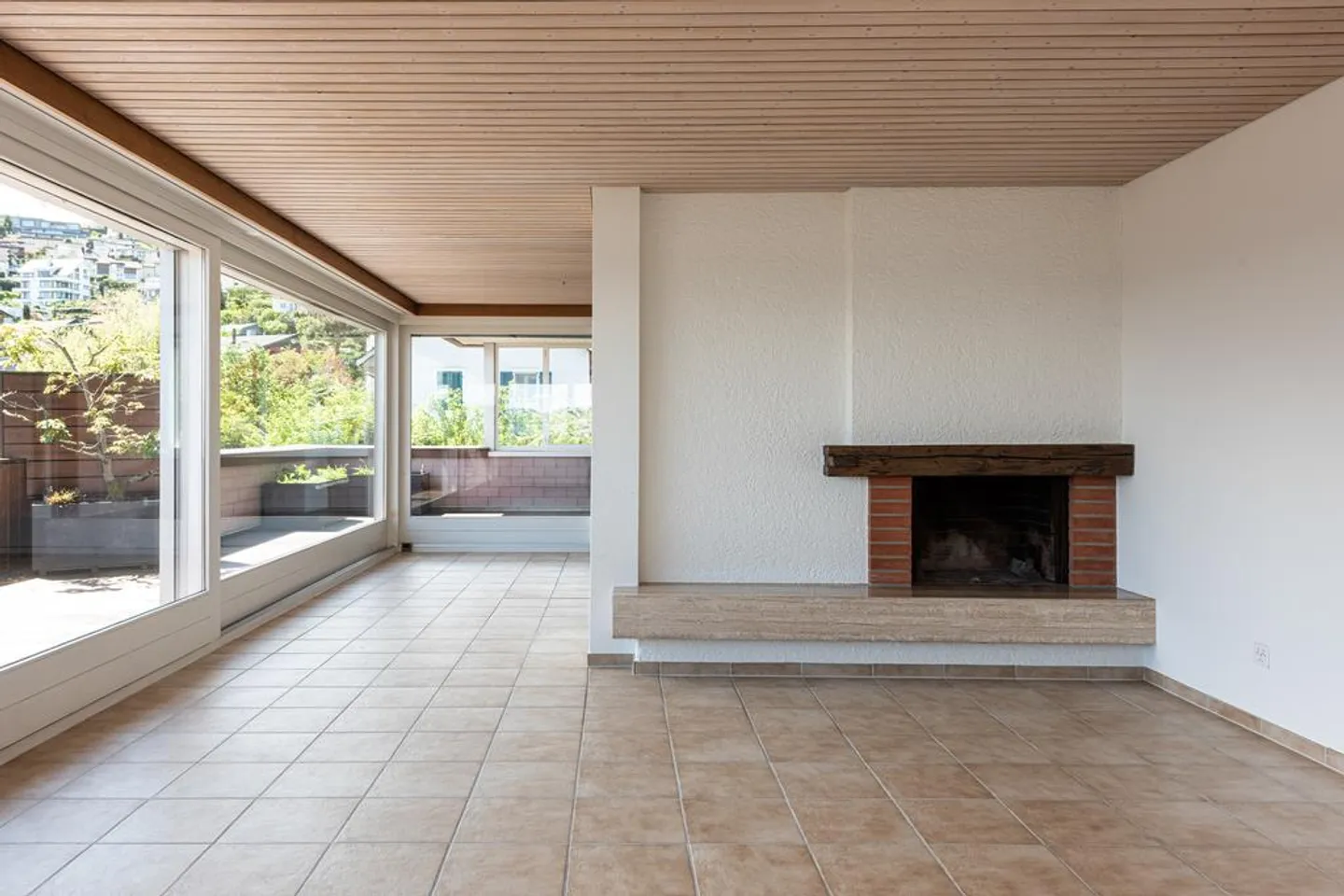 Bright 4.5 Attic Apartment Available Until September 30, 2027 - Photo 3 of 12