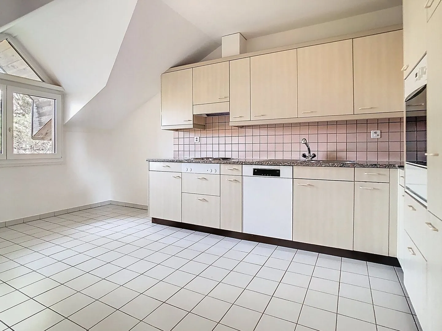 Apartment for rent - Photo 2 of 13