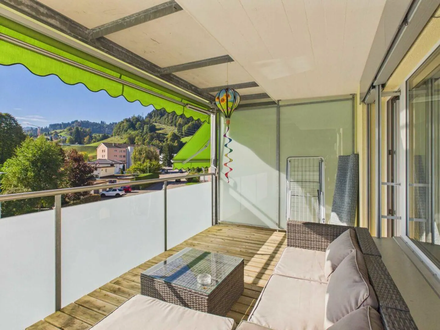 Luminoso appartamento di 4,5 stanze con balcone soleggiato - Foto 11 di 13